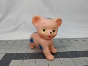 Juguete para bebé chirriante de goma de oso cabeza giratoria vinilo rosa 3,5 pulgadas - Imagen 1 de 7