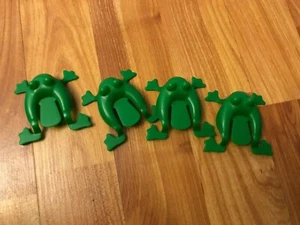 Cranium The Family Fun Game 2006 Replacement Piece Part 4 Green Frogs - Picture 1 of 1