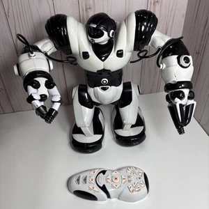Wowwee Robosapien X 800 mit Fernbedienung | 2004 schwarz-weiß WowWee Roboter Spielzeug - Bild 1 von 7