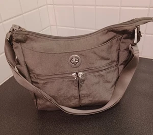 BG by Baggallini Phoenix Hobo RFID grau Schultertasche Crossbody Reisetasche - Bild 1 von 16