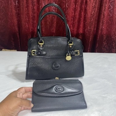 Bolso de mano Dooney & Bourke de colección 'Susurros de encaje' AWL negro con billetera  Foto 1 de 4