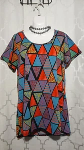 Top LuLaRoe Clásico T Patrón Geométrico Cuello Redondo Color Vibrante Talla Mediana - Imagen 1 de 6