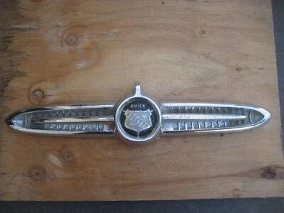 1955 BUICK TRUNK LID EMBLEM ORNAMENT-1955 BUICK CENTURY SPECIAL TRUNK LID TRIM - Image 1 of 4
