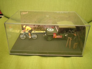 DIORAMA LA ROUTE BLEUE la jeep Willys MB - boite vitrine 1/43 - Foto 1 di 1