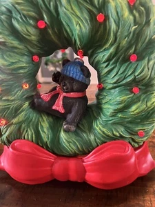 Cermic Lighted Wreath Ceramic Bear In Middle , Hand Painted Tampa Bay Mold - Picture 1 of 5