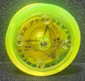 Yomega Saber Wing Yo-yo con cerebro amarillo neón/verde vintage años 90 - Imagen 1 de 7