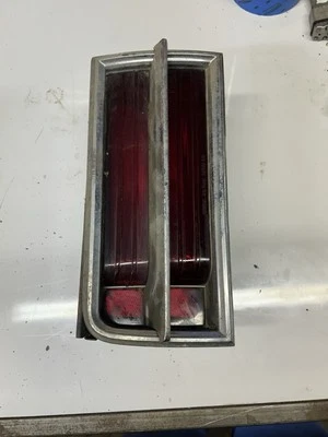 (1) Oldsmobile 442 Cutlass F-85 1965 luz trasera carcasa lente lámpara conductor izquierdo Foto 1 de 4