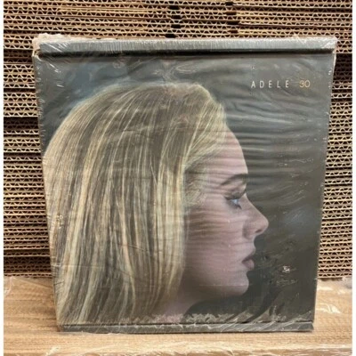 ADELE 30 CD Box Set with XL T-Shirt and Photo New Sealed Foto 1 de 4