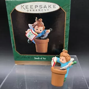 Vintage Hallmark Miniatura Semi di Gioia Giardino Decorazione Natalizia Ragazza Angelo 1997 - Foto 1 di 10