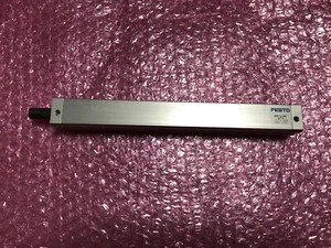 Festo 536203, Kompaktzylinder ADN-12-200-A-P-A, sehr guter Zustand - Bild 1 von 3