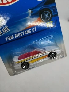 Hot Wheels 1996 Mustang GT Diecast Car 18604 Collector #715 Vintage - Picture 1 of 7