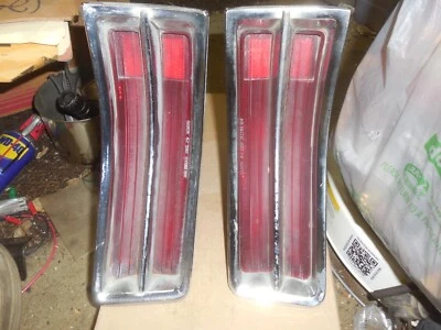 Buick Skylark 1964 conjuntos de luces traseras especiales diestro y derecho bonito usado Foto 1 de 4