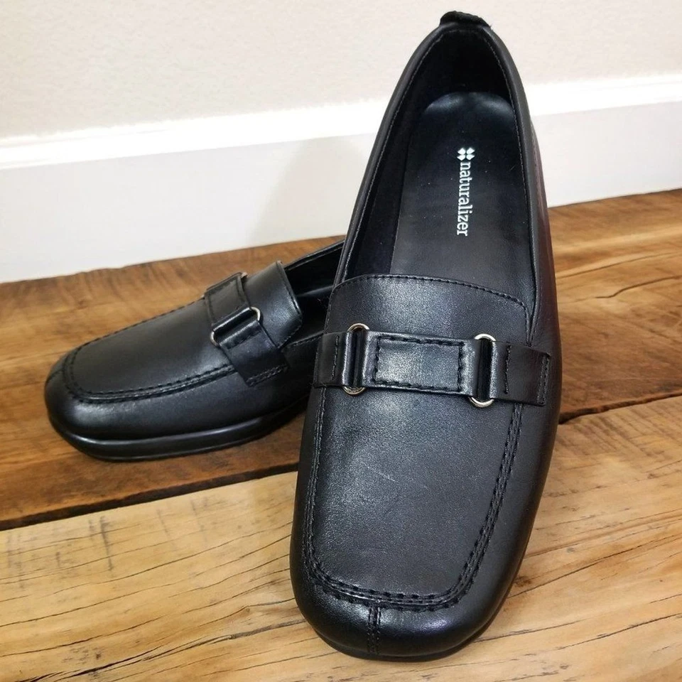 Mocasines Naturalizer Punta Cuadrada Hebilla Negro Talla 7 1/2 Foto 1 de 4