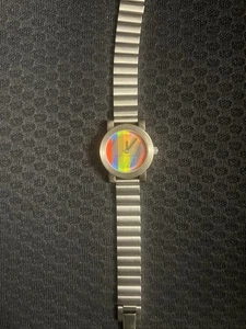 Vintage The Metropolitan Museum of Art Regenbogenfarben Streifen Stahl Uhr - Bild 1 von 4