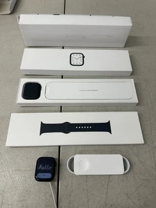 Apple Watch Series 7 45MM (GPS + LTE) Midnight Aluminum Case Midnight Sport Band - Photo 1 sur 11