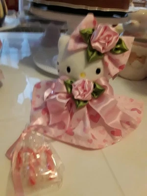 ROSAS ROSAS CORAZONES ROSAS VESTIDOS HELLO KITTY CON CARAMELOS Foto 1 de 4