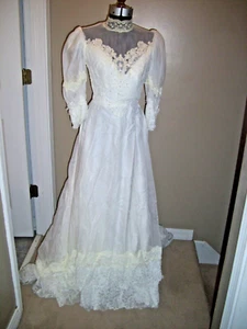 Vintage Union Made Prairie Style White Wedding Dress Gown Small Repair or Cutter - Picture 1 of 10