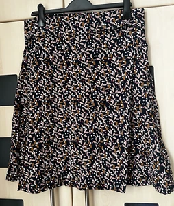 Weird Fish Dark Navy MALMO ORGANIC Print Jersey Skirt Size 16. NWT - Picture 1 of 6