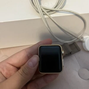 apple watch 1 Sport 38mm - Picture 1 of 3