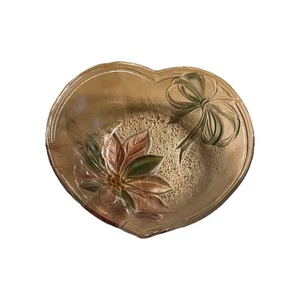 Mikasa Porta Caramelle in Vetro a Forma di Cuore Trasparente con Poinsettia e Fiocco 5,75 x 5,5 - Foto 1 di 3