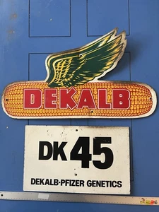 Juego de letreros de masonita publicidad granja vintage DEKALB semilla maíz alas voladoras y DK 45 - Imagen 1 de 24