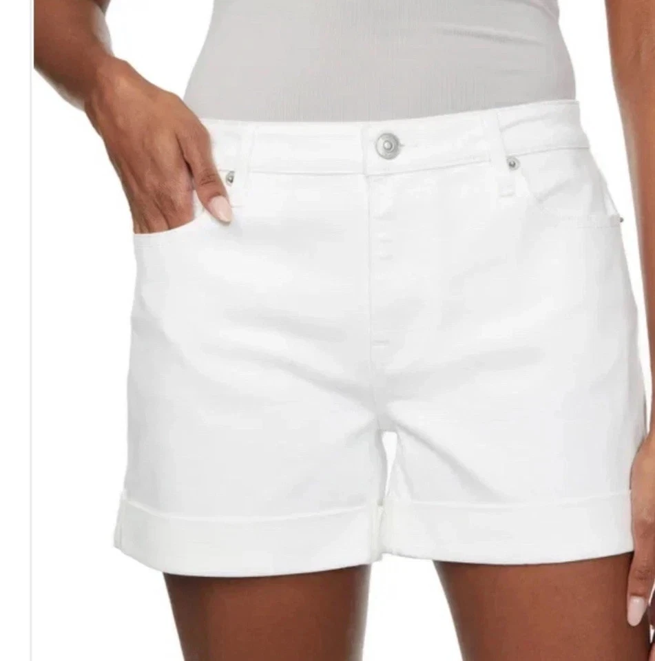 Hudson Los Angeles Women's Size 14/34 White Mid-Rise Cuffed Hem Jean Shorts