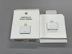 Apple Original MD823ZM/A Lightning To 30-Pin Adapter - White - Picture 1 of 1