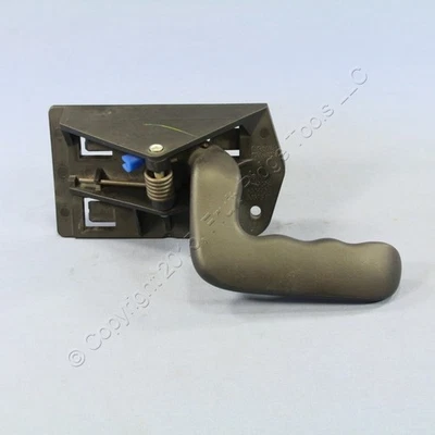 GM 15760298 OEM Black Front Rear Right Interior Door Handle for 99-06 Silverado - Imagem 1 de 4