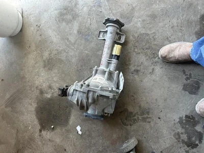 2015-2020 Cadillac Escalade Front Axle Differential Carrier Opt GU5 3.23 Ratio - Image 1 of 2