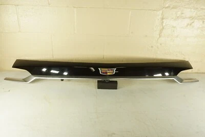 2020-2021-2022-2023 CADILLAC XT6 TAILGATE HATCH APPLIQUE PANEL MOULDING W/CAMERA Foto 1 de 4