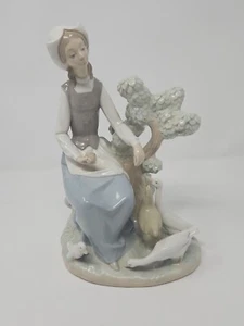 Nao Figurine by Lladro Hand Made In Spain Daisa 1989 - Picture 1 of 6