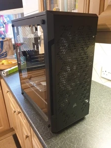 Corsair iCUE 220T RGB Airflow Szkło hartowane Mid-Tower Smart Case — czarne - Zdjęcie 1 z 7