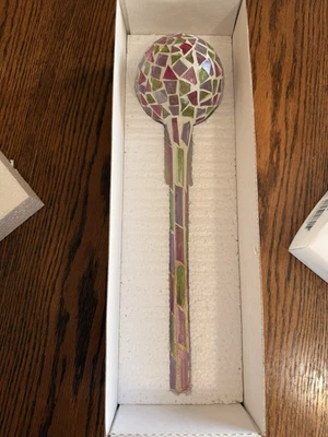 Globo de riego de vitrales rosa y verde - en caja Foto 1 de 4