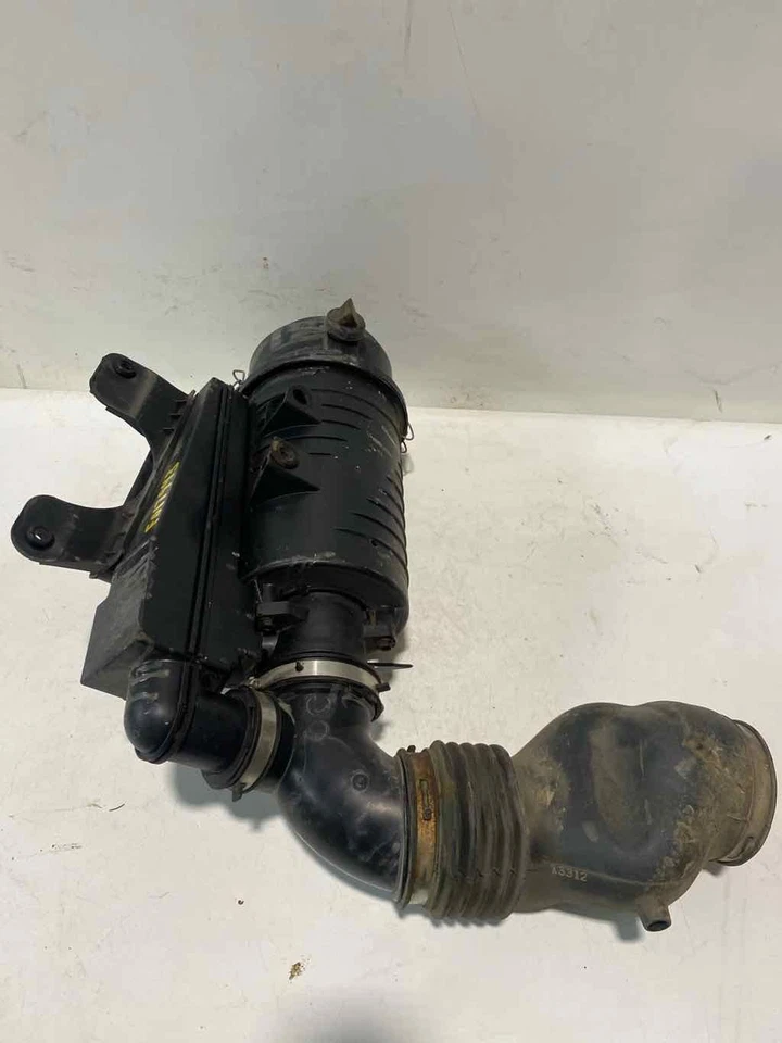 Conjunto de filtro de aire usado se adapta a: camioneta GMC Savana 2500 2014 6,0 grado A Foto 1 de 4