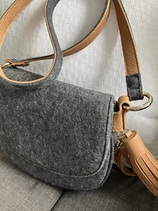 Country Road Grey crossbody bag Non Adjustable Strap, zip accent to expand. - Picture 1 of 11