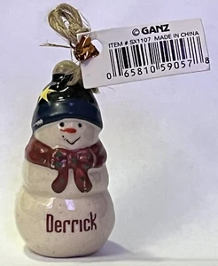 "Adorno muñeco de nieve de gres personalizado Derrick 2" x 1"" TOTALMENTE NUEVO CON ETIQUETAS - Imagen 1 de 3