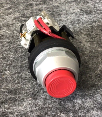 Eaton HT8A Red Pushbutton Switch 6A 120V Used - Image 1 of 4