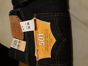 Pantalones de mezclilla Levis 501 azul lavado oscuro pierna recta botón mosca para hombre talla 36x36” - Imagen 1 de 3