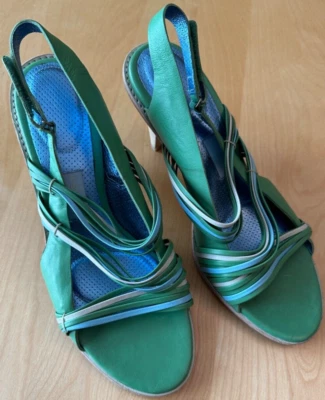 Sandálias femininas Tsubo Shoes salto slingback tamanho 9,5 couro verde/azul superior - Imagem 1 de 4