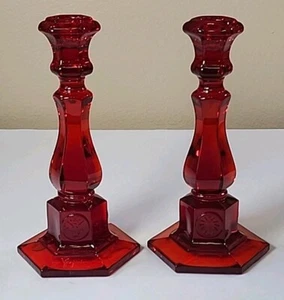 Rubinrotes Fostoria Münzglas 8" hoch Kerzenständer wunderschön neuwertig Paar - Bild 1 von 7