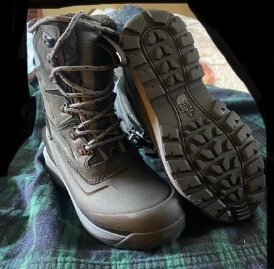 The North Face Chilkat 400 Winter Utility Boots Women’s NEW Size 7.5 Black - Image 1 of 3