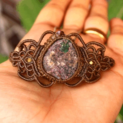 Pulsera de macramé bohemio de cristal druzy crudo calcita cobalto natural hecha a mano Foto 1 de 4