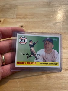 MICKEY MANTLE Topps Collector Baseball Card MHR211 New York Yankees GIFT 2007