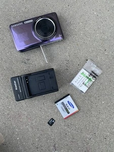 Samsung ST600 Dual Screen 14.2MP 5x Zoom Compact Digital Camera READ - Picture 1 of 5