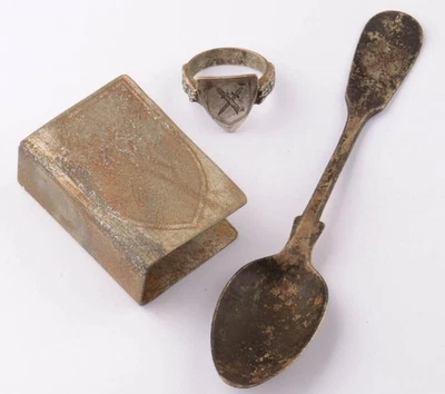 Anillo Alemán Período Guerra Segunda Guerra Mundial Cuchara Segunda Guerra Mundial Clip para fósforos Espada Sable Alemania Batalla Foto 1 de 4