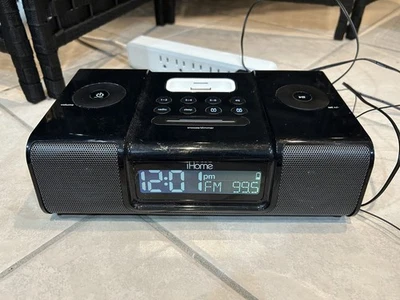 EUC iHome AM/FM Alarm Clock Radio iP9 iPod Dock Black Tested & Working no remote - Image 1 of 4