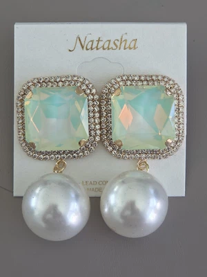 Pendientes colgantes de cristal iridiscente verde hielo/perla grande Natasha Statement nuevos con etiquetas Foto 1 de 4