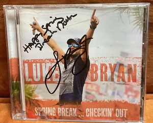 Luke Bryan Spring Break Checkin Out Signed Booklet - Picture 1 of 6