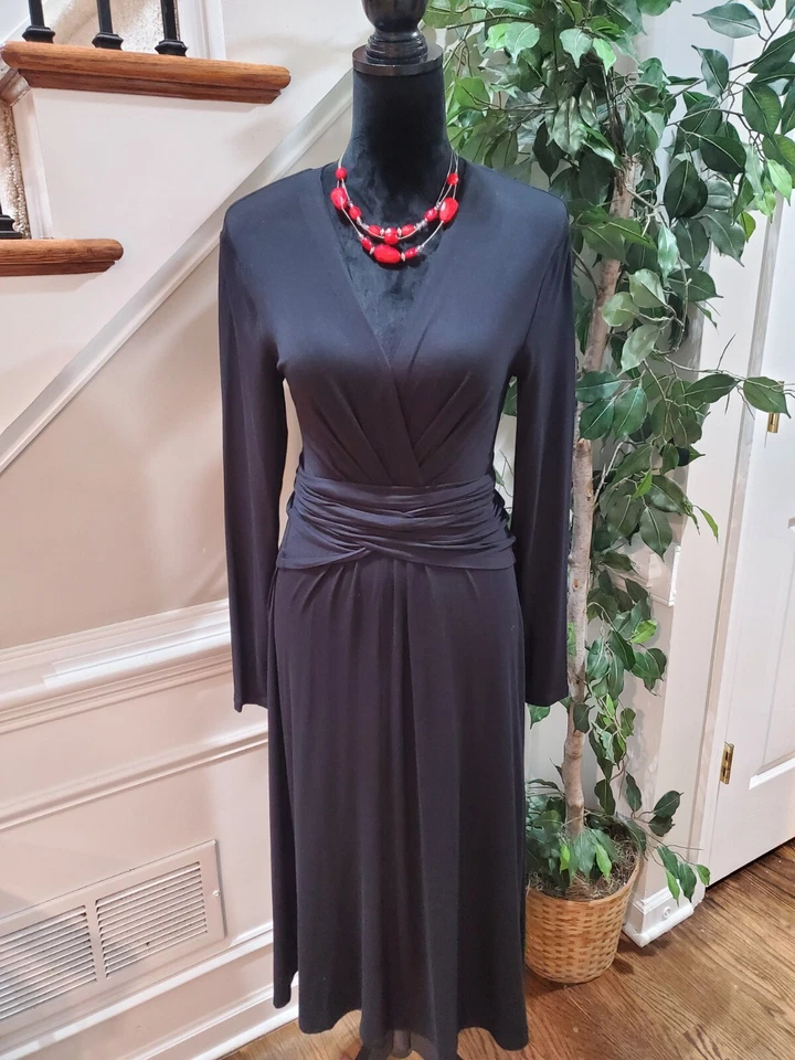 Vestido para mujer Cabi negro liso rayón cuello en V manga larga hasta la rodilla talla X-pequeño Foto 1 de 4