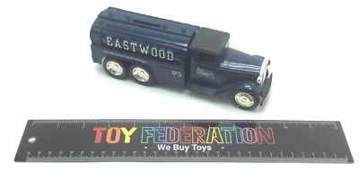 ERTL Eastwood 1930 Diamond T Tanker Delivery Die Cast Bank Foto 1 de 4